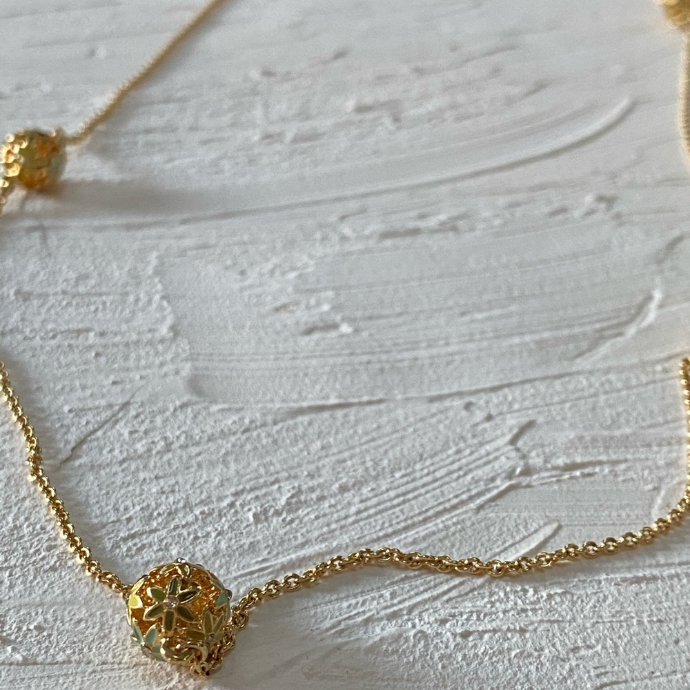 Kate Spade floral ball necklace NWOT